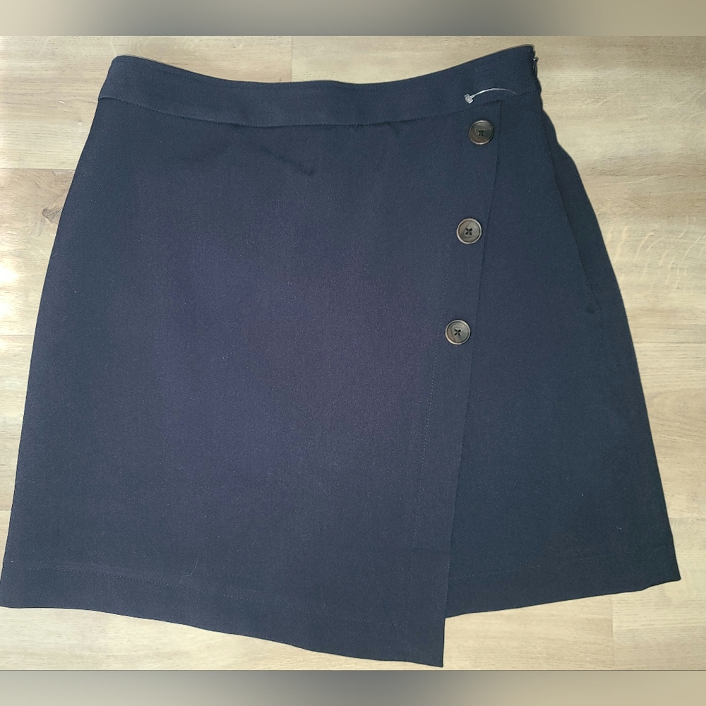 NWT Navy Blue Banana Republic Skirt with Fashion Buttons & Side Zipper- Size 6